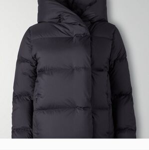 Babaton duvet puffer size xs